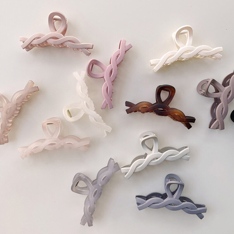 Korean retro geometric matte gripping clip INS wind color back head hairpin twist girl hairpin